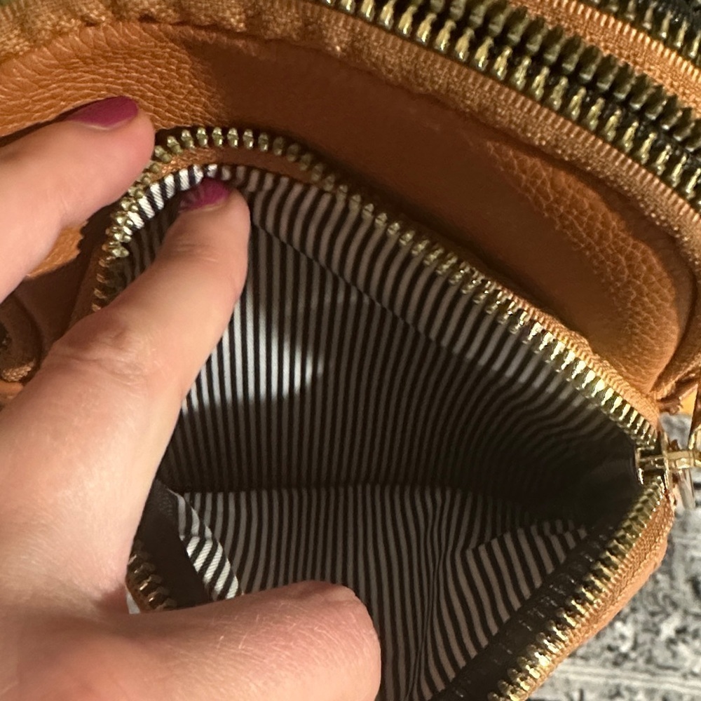 *QUINTINA* Tan Quilted Crossbody Bag - Picture 7 of 11